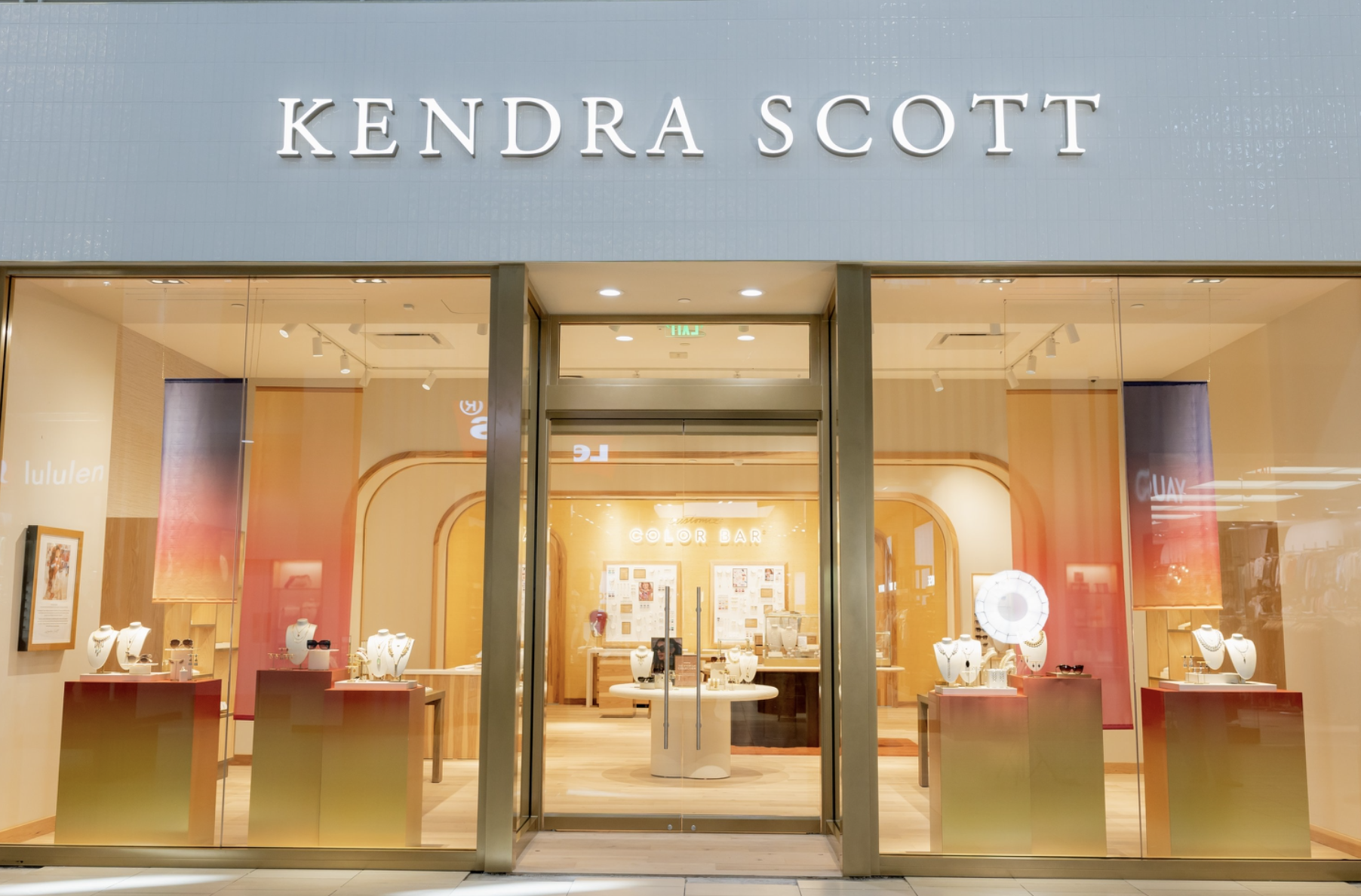 GLENDALE ARROWHEAD TOWNE CENTER